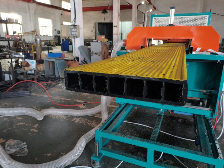 marine pedal raft profile extruder machine
